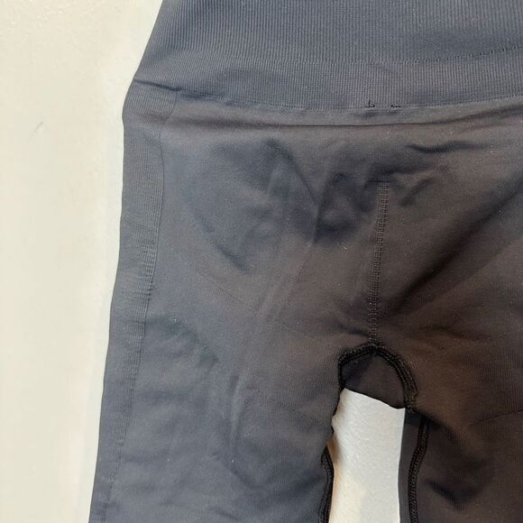 Lululemon Seamless Black Leggings - Picture 9 of 9